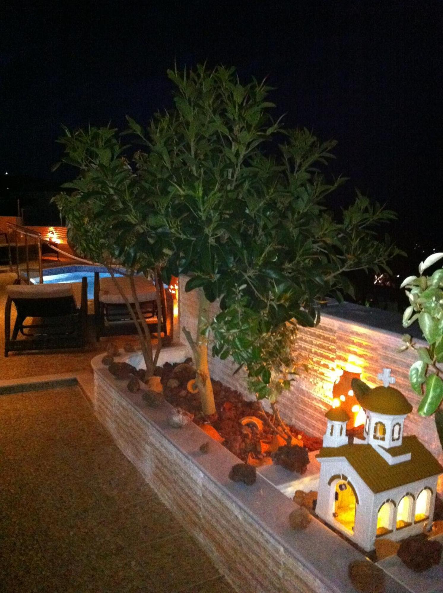 Nectarios Villa - Studios & Suites Adults Only Φηρά Εξωτερικό φωτογραφία