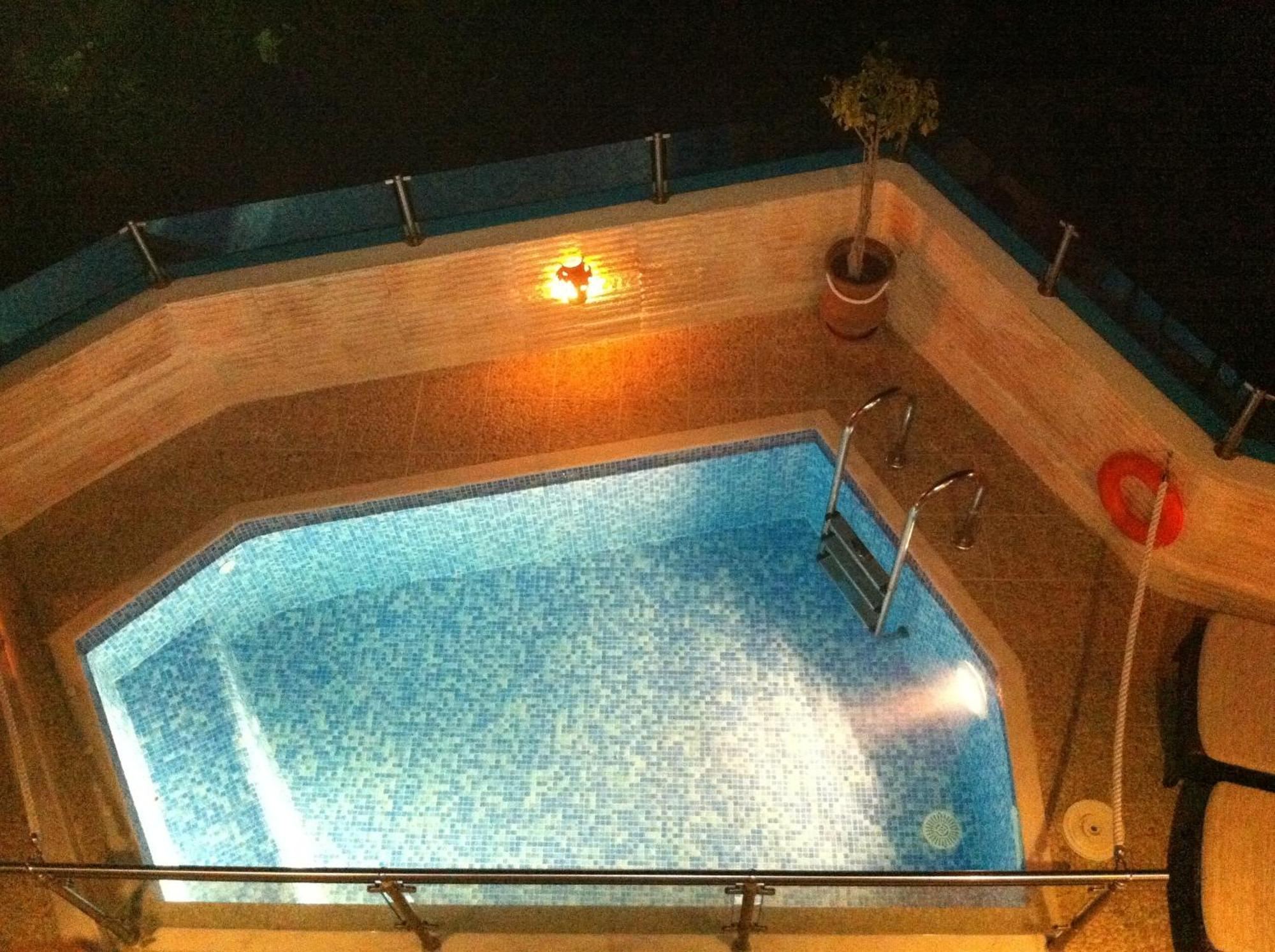 Nectarios Villa - Studios & Suites Adults Only Φηρά Εξωτερικό φωτογραφία
