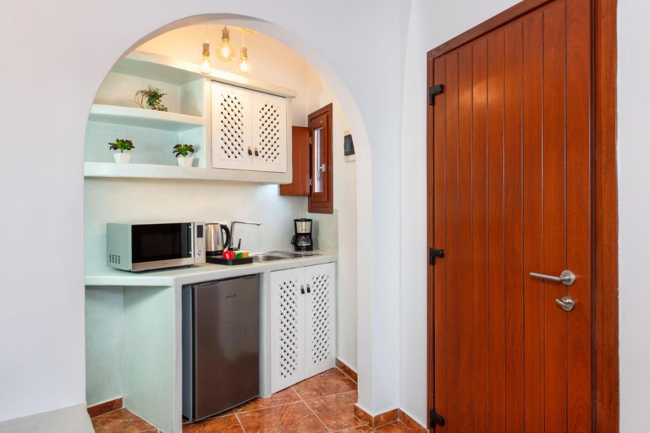 Nectarios Villa - Studios & Suites Adults Only Φηρά Εξωτερικό φωτογραφία
