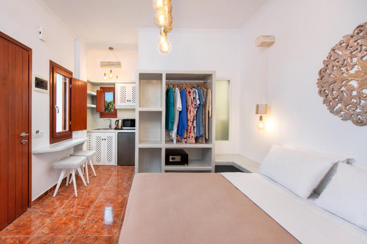 Nectarios Villa - Studios & Suites Adults Only Φηρά Εξωτερικό φωτογραφία