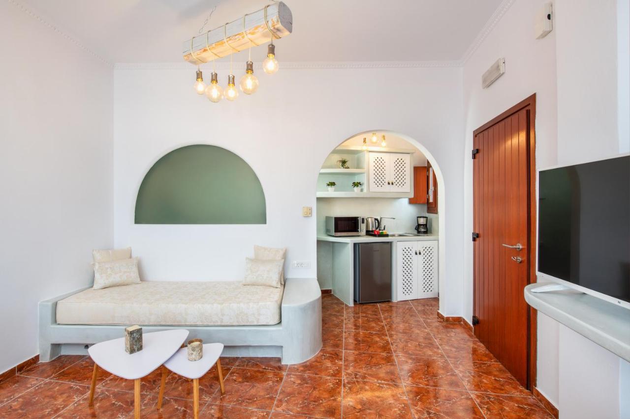 Nectarios Villa - Studios & Suites Adults Only Φηρά Εξωτερικό φωτογραφία